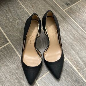 7.5 black Jessica Simpson heel with detail!